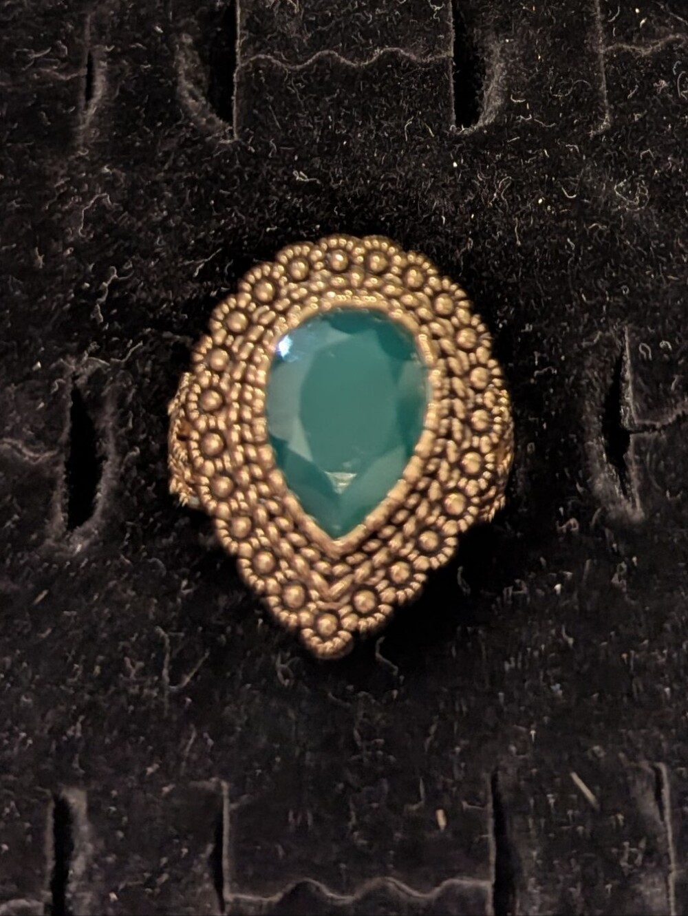 Barse Thailand Genuine Stone Emerald Tea Detailed Band Vintage Ring, Size 7, New